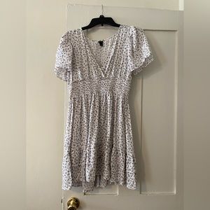 White floral dress from target , size medium, lightly worn